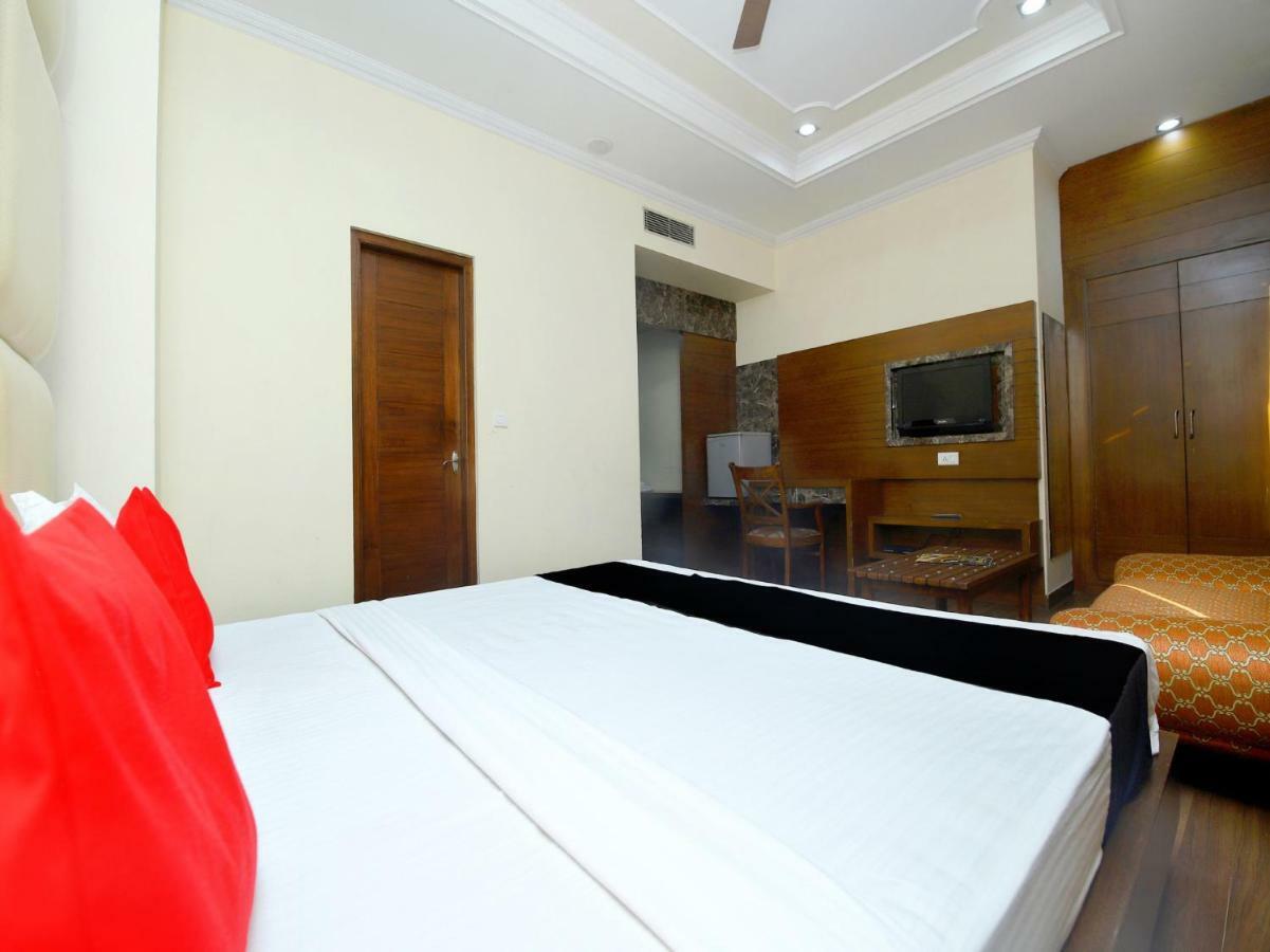 Hotel Sanjog International Amritsar Buitenkant foto